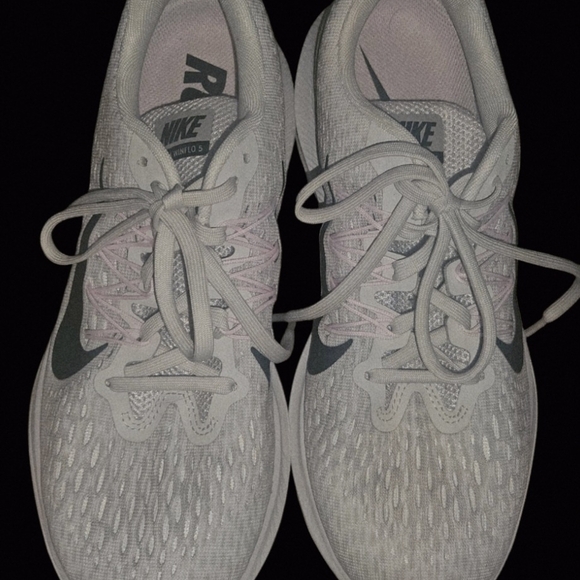 Nike Women's White Air Zoom Winflow 5 Running Shoe Size 8 - Picture 3 of 10